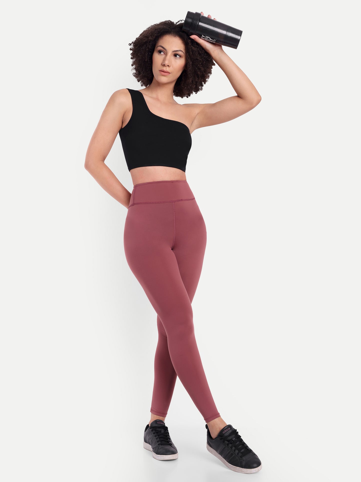 NATALIA ONE SHOULDER SPORTS BRA IN BLACK